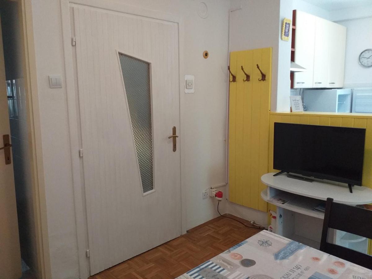 Levak Apartments - Apt. 2 Pjescana Uvala Ngoại thất bức ảnh