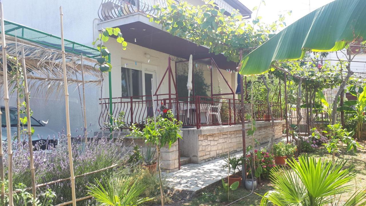 Levak Apartments - Apt. 2 Pjescana Uvala Ngoại thất bức ảnh