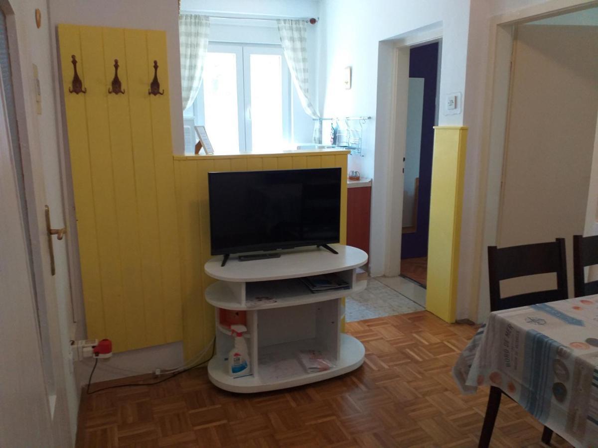 Levak Apartments - Apt. 2 Pjescana Uvala Ngoại thất bức ảnh