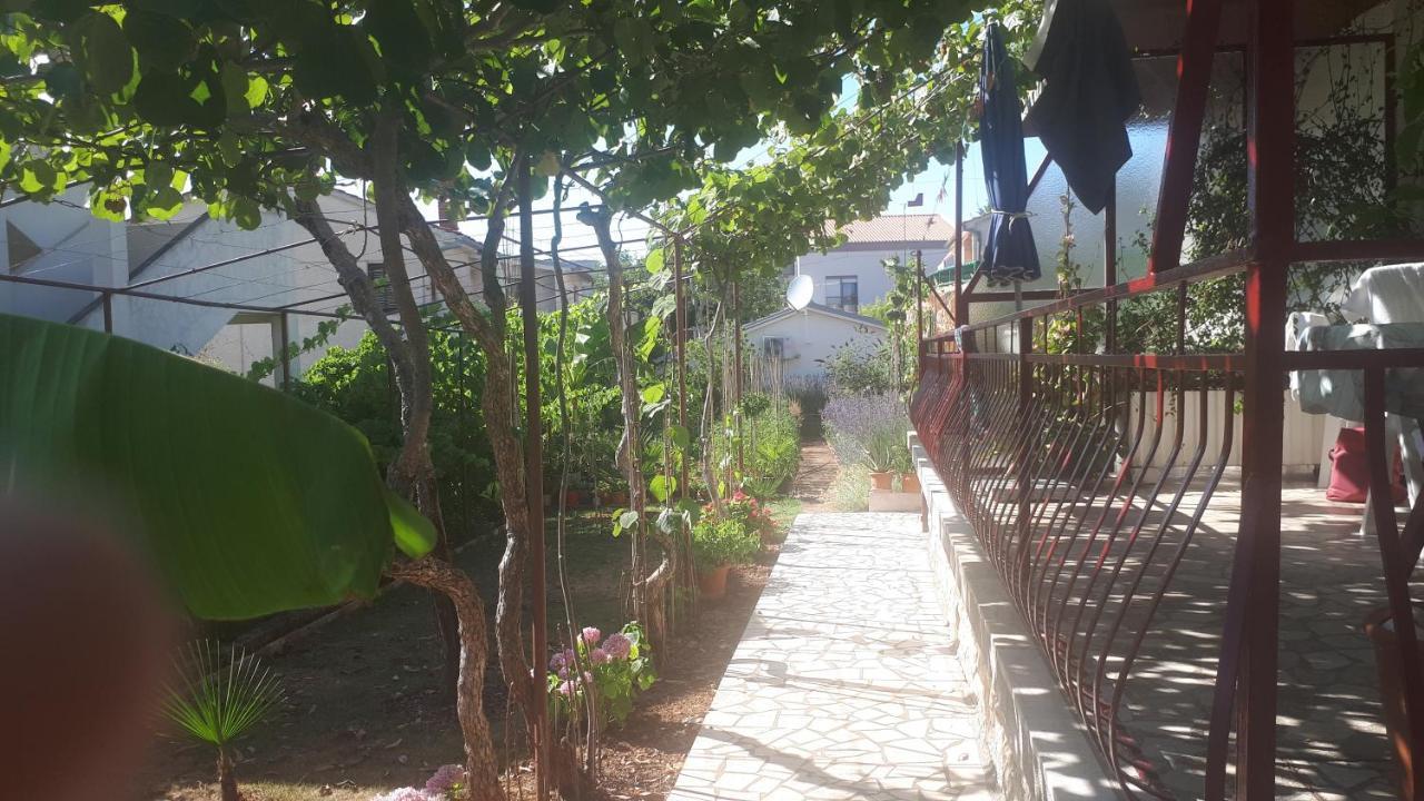 Levak Apartments - Apt. 2 Pjescana Uvala Ngoại thất bức ảnh